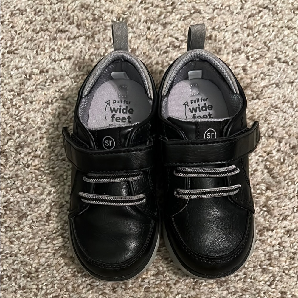 Stride rite black toddler shoes